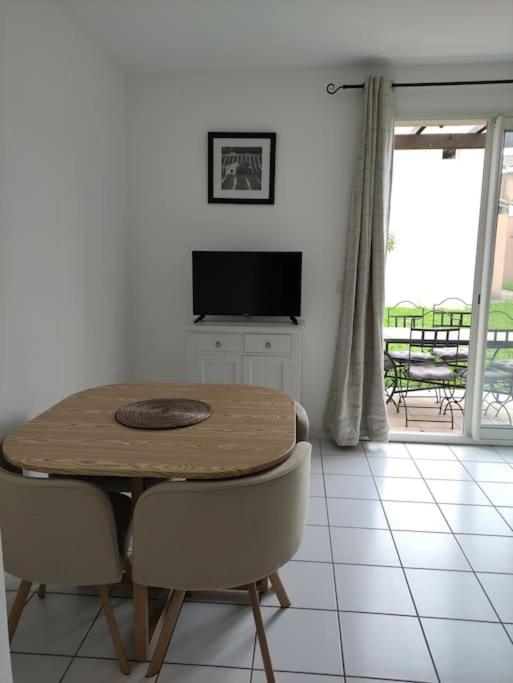 Appartement La Provencale à Saint-Saturnin-lès-Avignon Extérieur photo