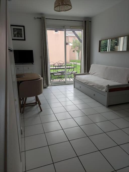 Appartement La Provencale à Saint-Saturnin-lès-Avignon Extérieur photo